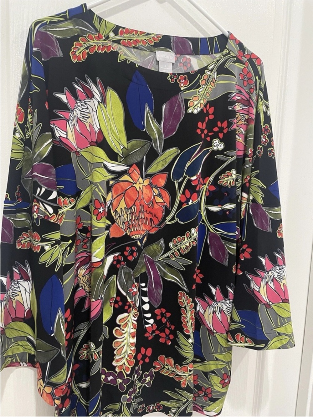 Chico’s Women's Black Floral V-Neck Tunic Top Slinky Gorgeous - Picture 4 of 6